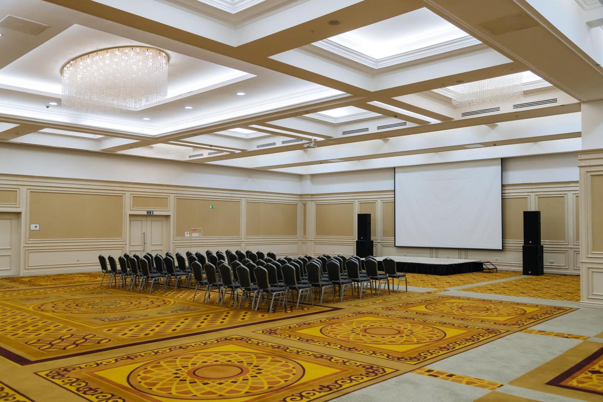 Holiday Inn Aktau By Ihg Eksteriør billede