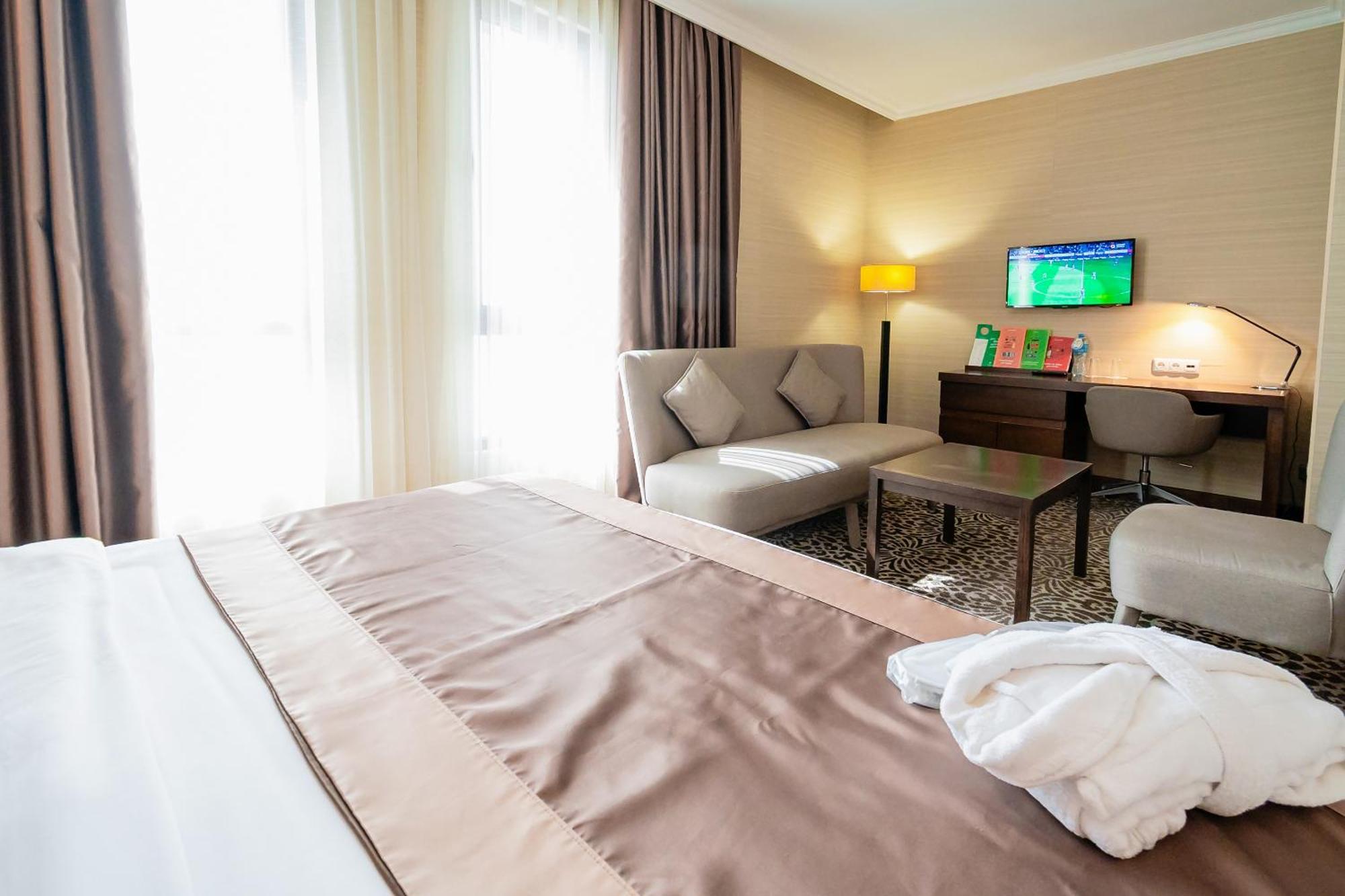 Holiday Inn Aktau By Ihg Eksteriør billede
