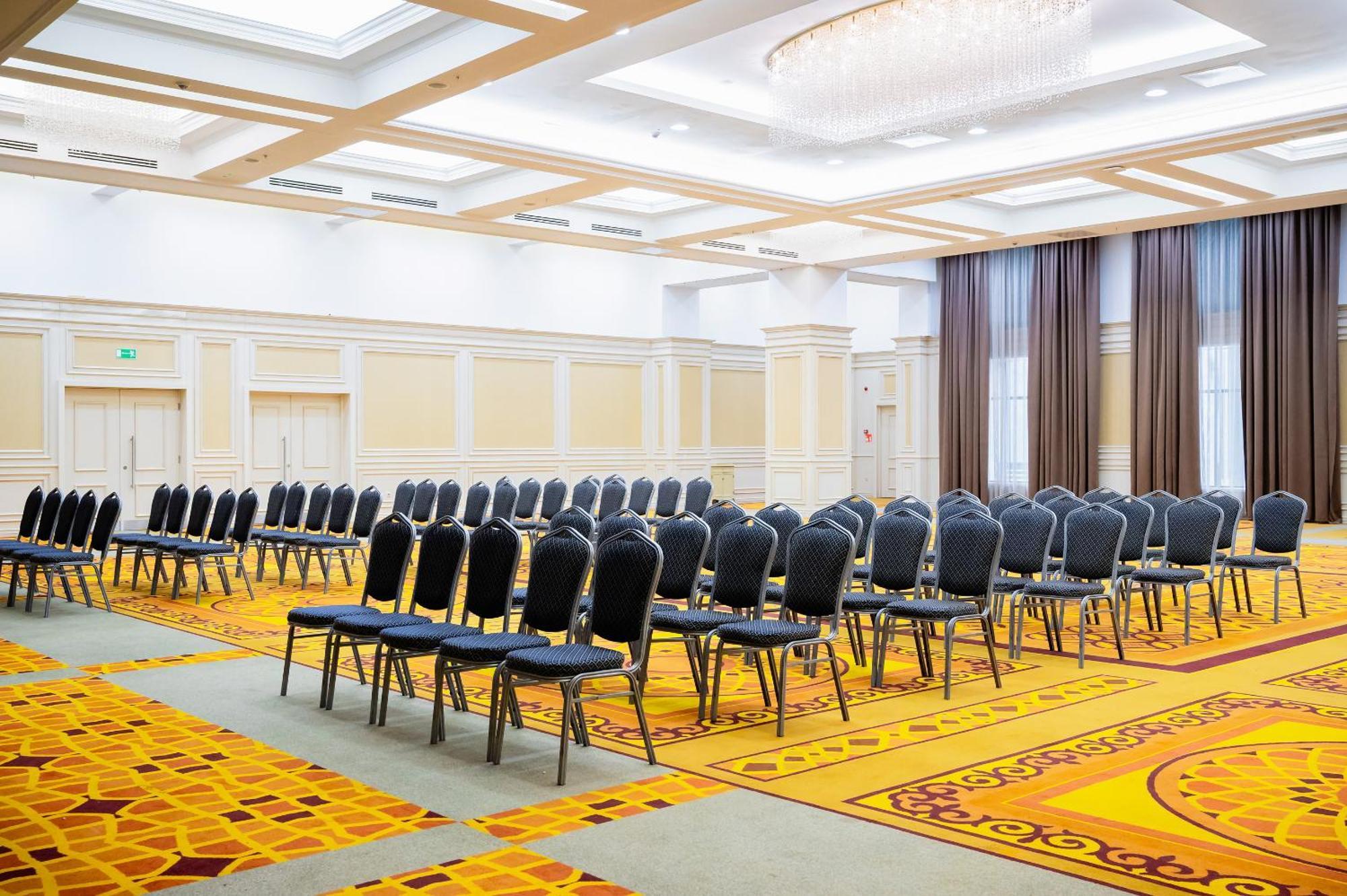 Holiday Inn Aktau By Ihg Eksteriør billede
