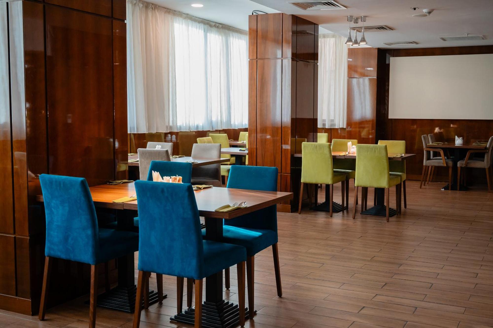 Holiday Inn Aktau By Ihg Eksteriør billede